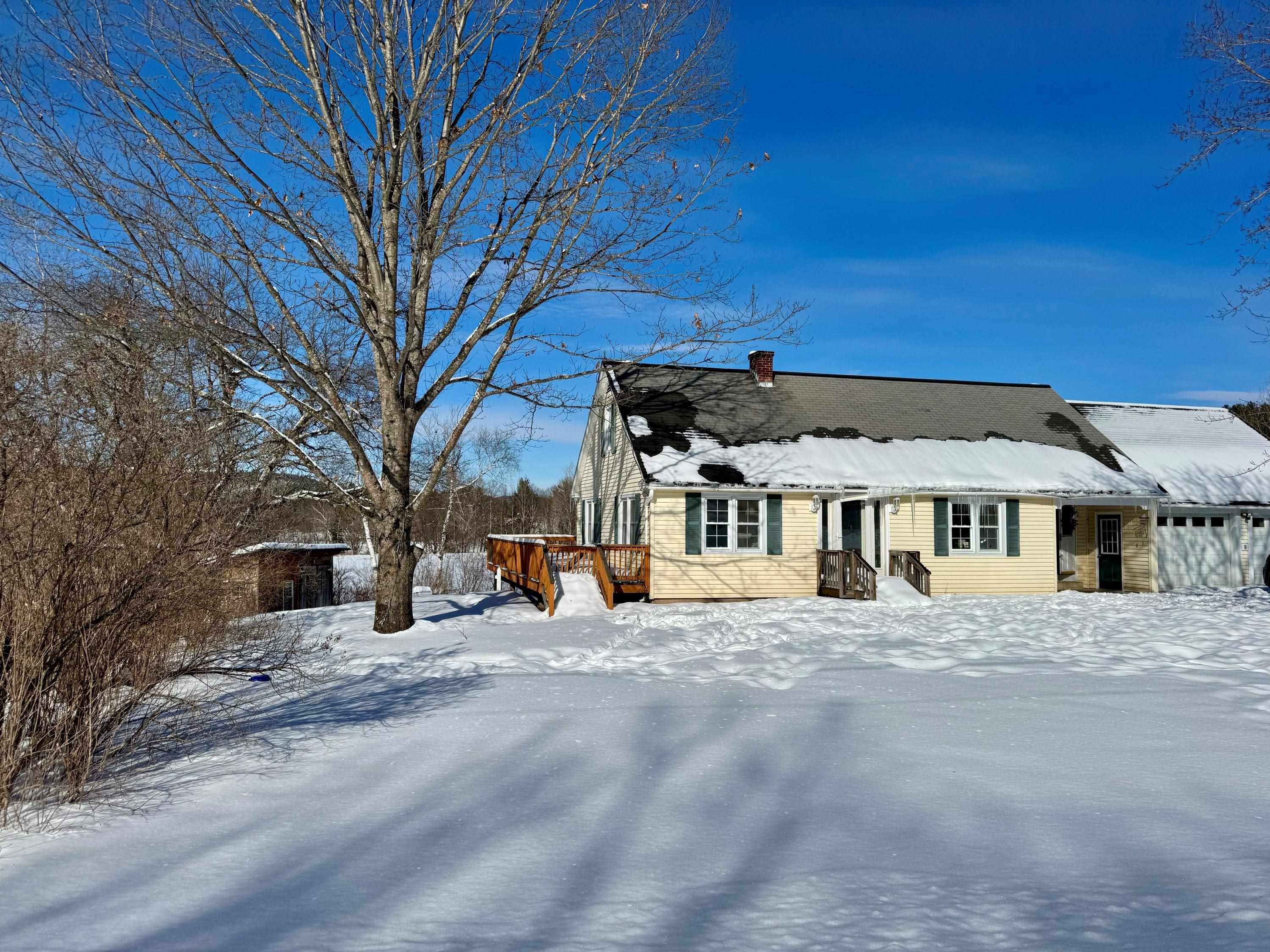 56 Sym Noyes Rd, Landaff, NH 03585