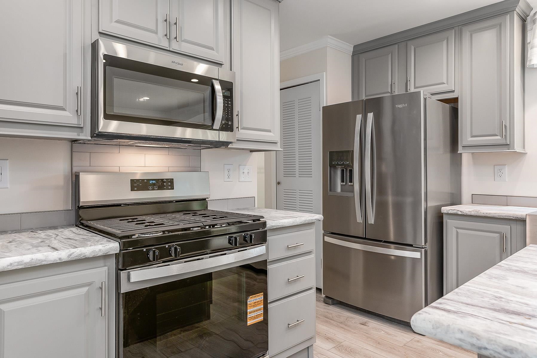 3 Alison Cir, Hampton, NH 03842