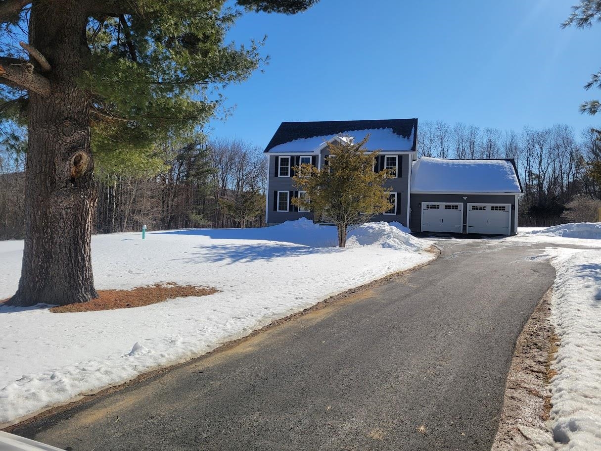 97 Fairview Dr, Pittsfield, NH 03263