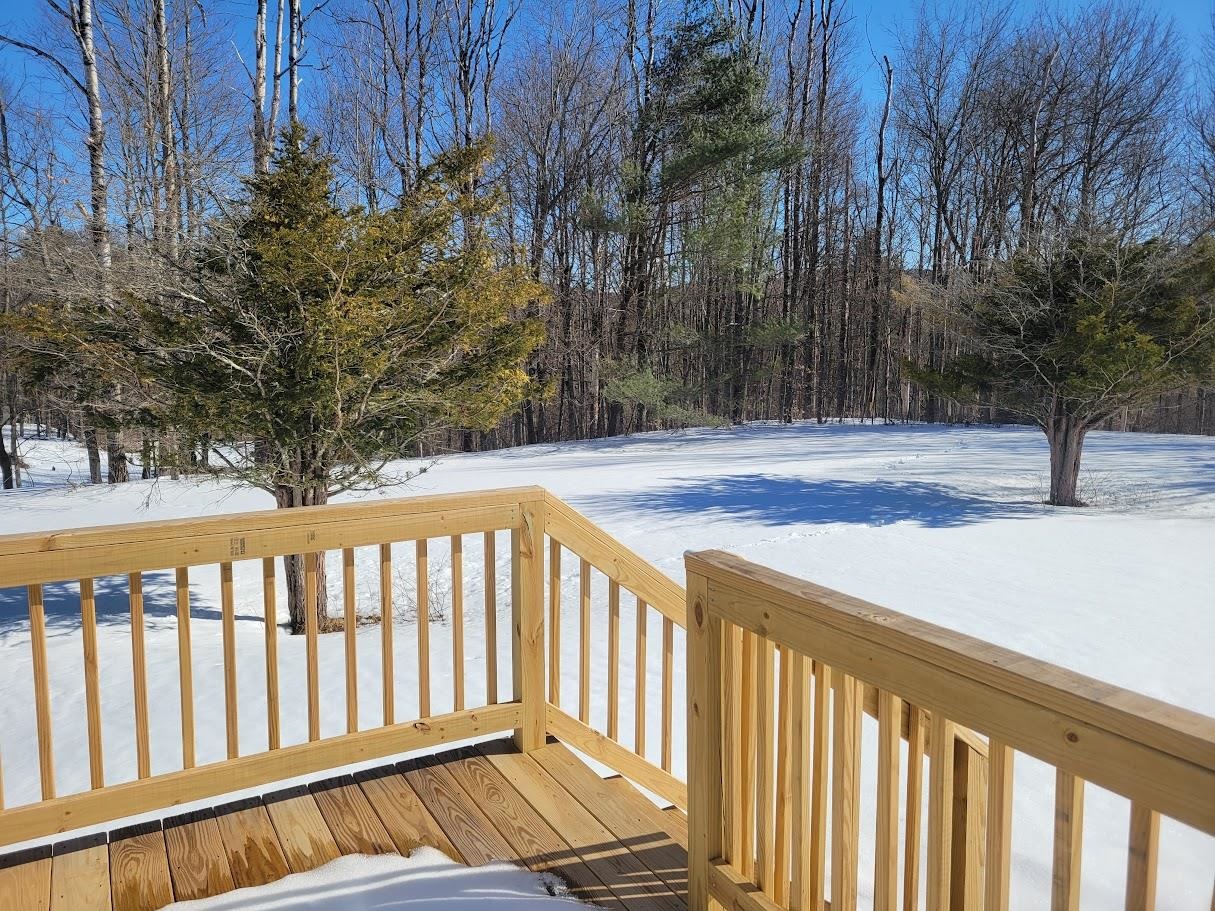 97 Fairview Dr, Pittsfield, NH 03263