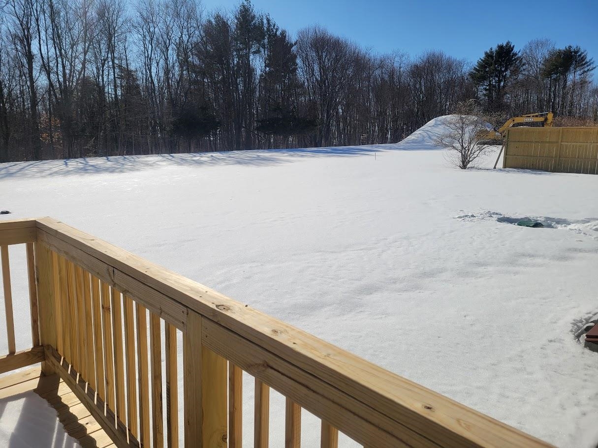 97 Fairview Dr, Pittsfield, NH 03263