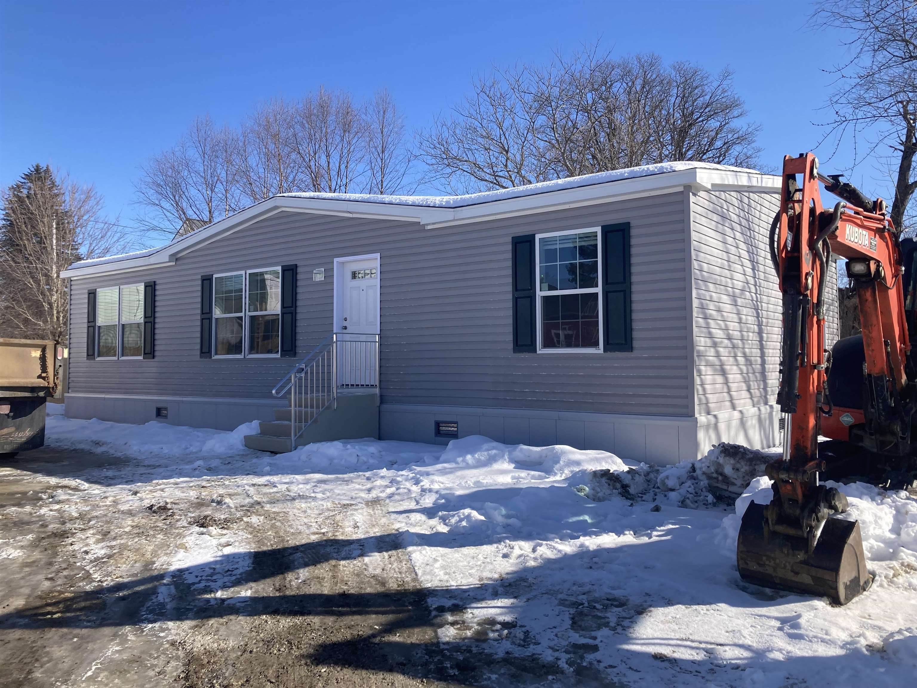 40 School St, Canaan, NH 03741