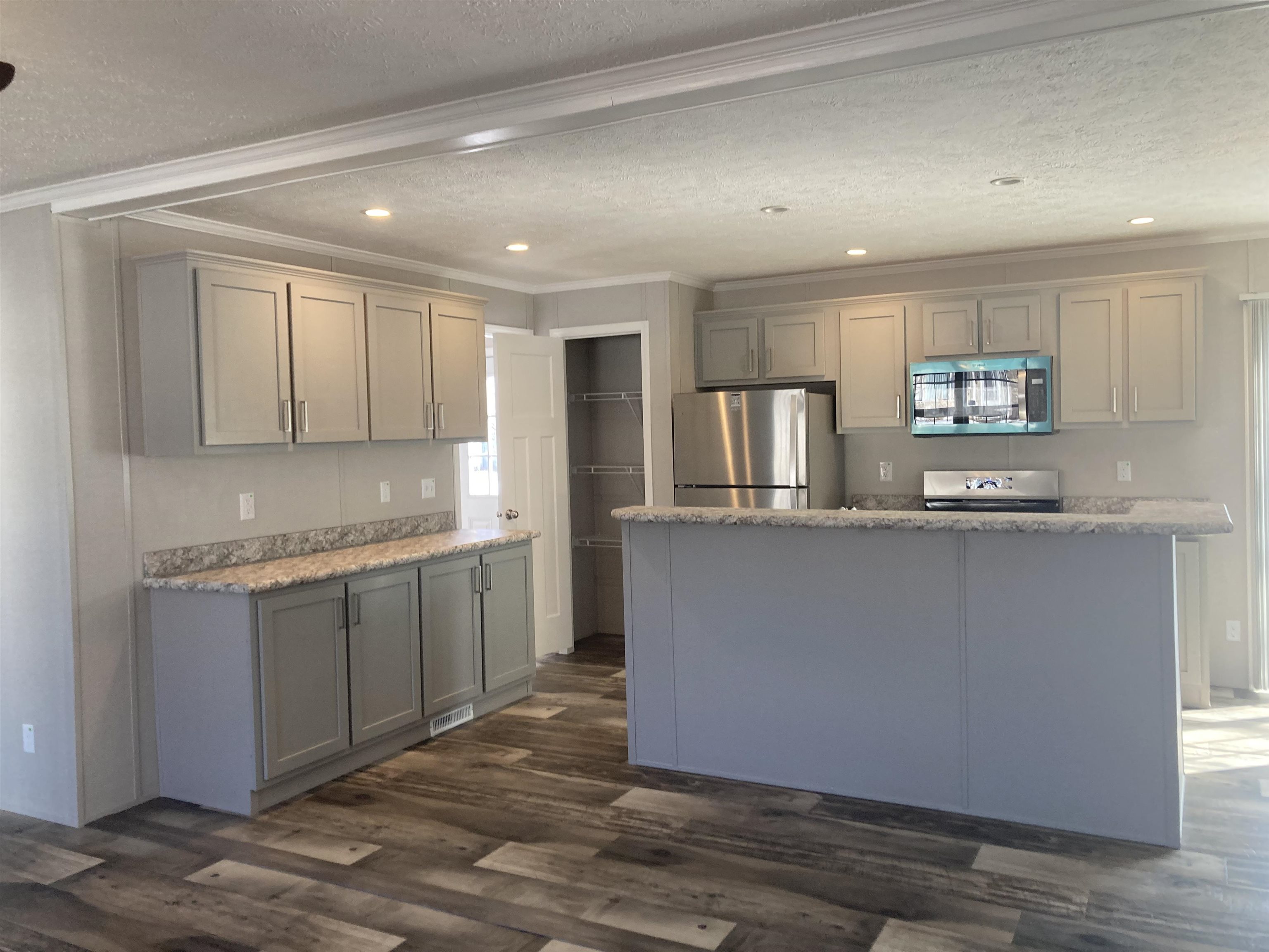 40 School St, Canaan, NH 03741