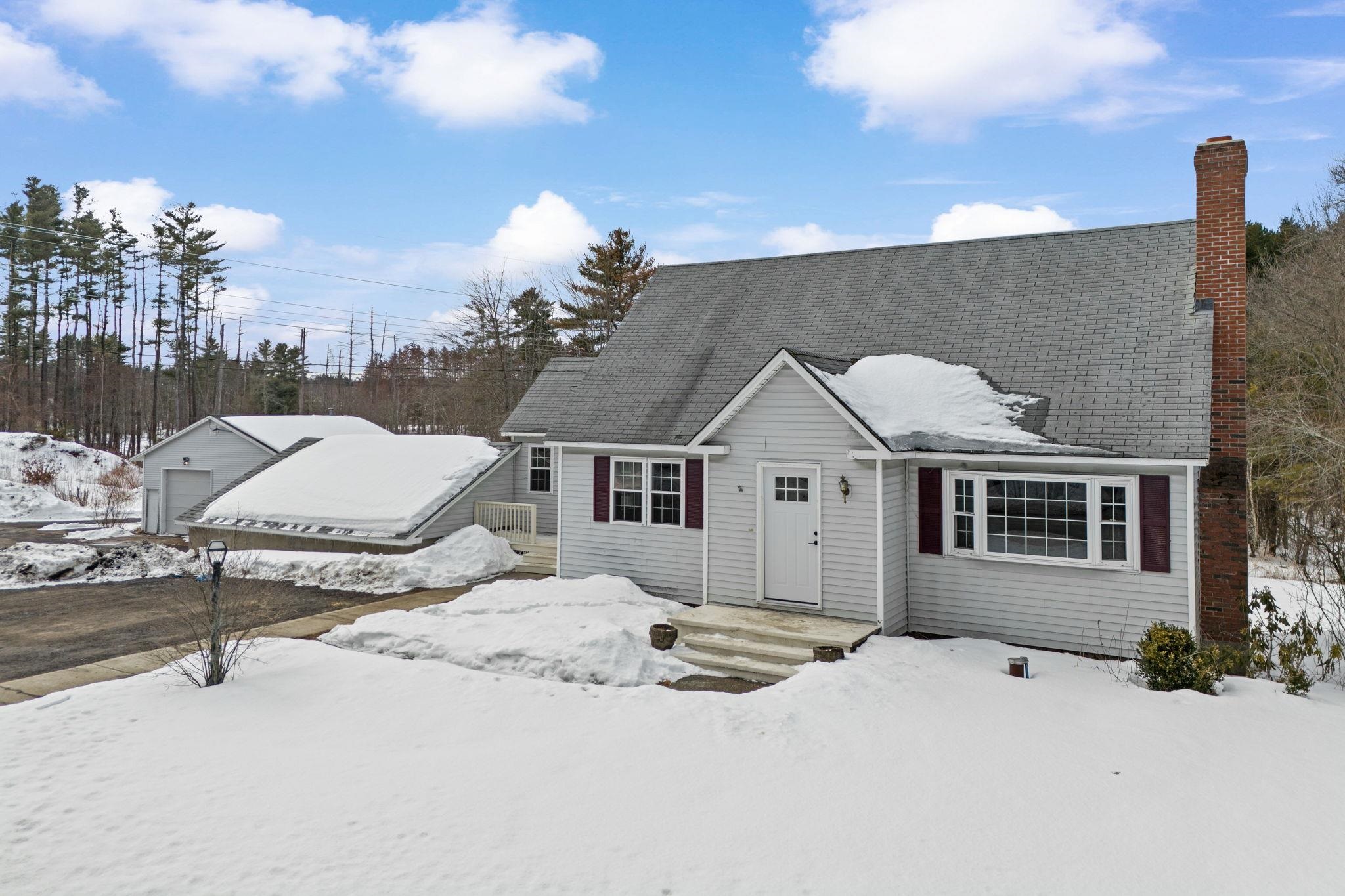 19 Auburn Rd, Londonderry, NH 03053