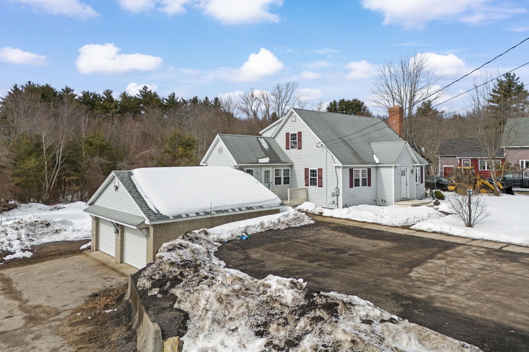 19 Auburn Rd, Londonderry, NH 03053