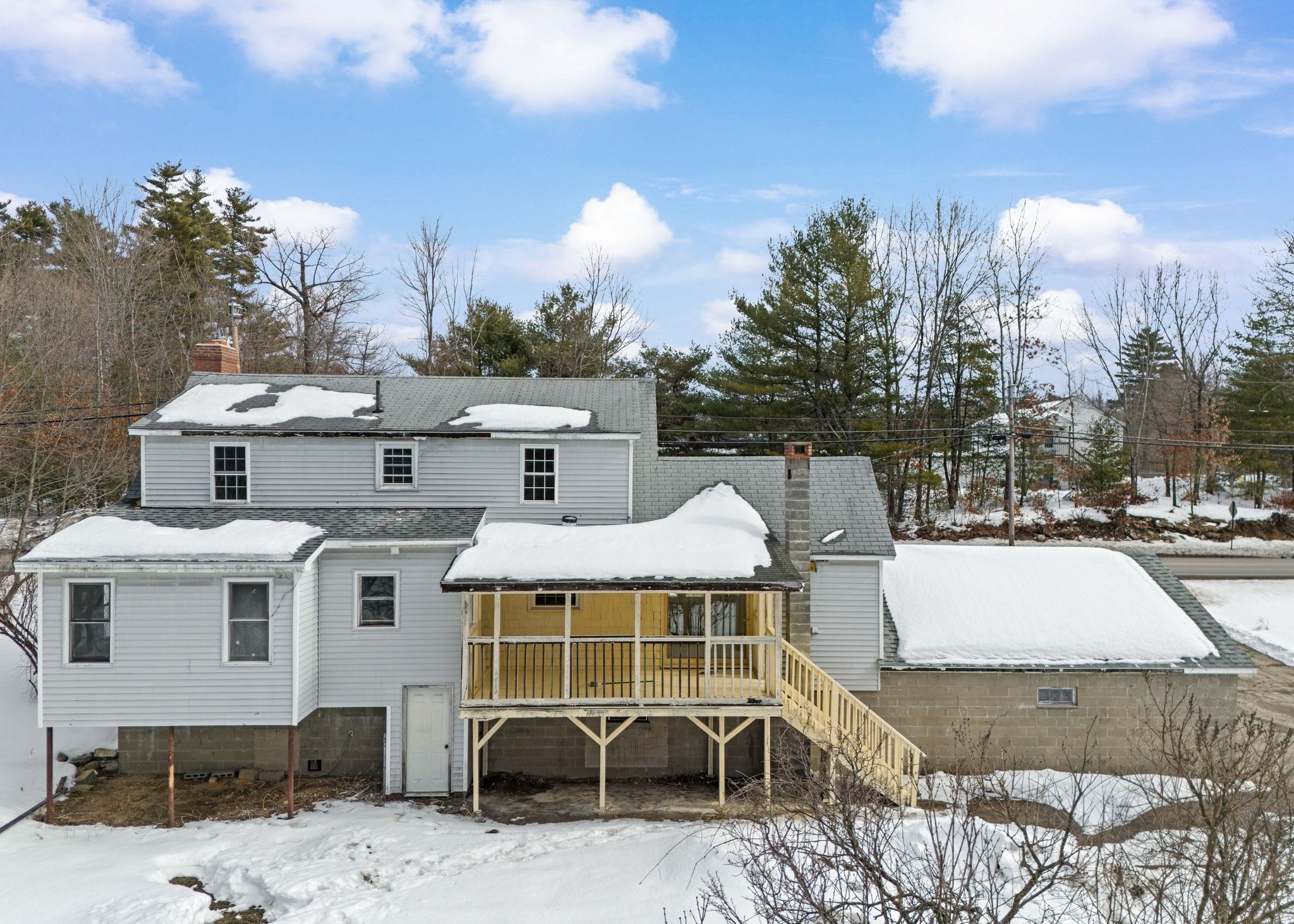 19 Auburn Rd, Londonderry, NH 03053