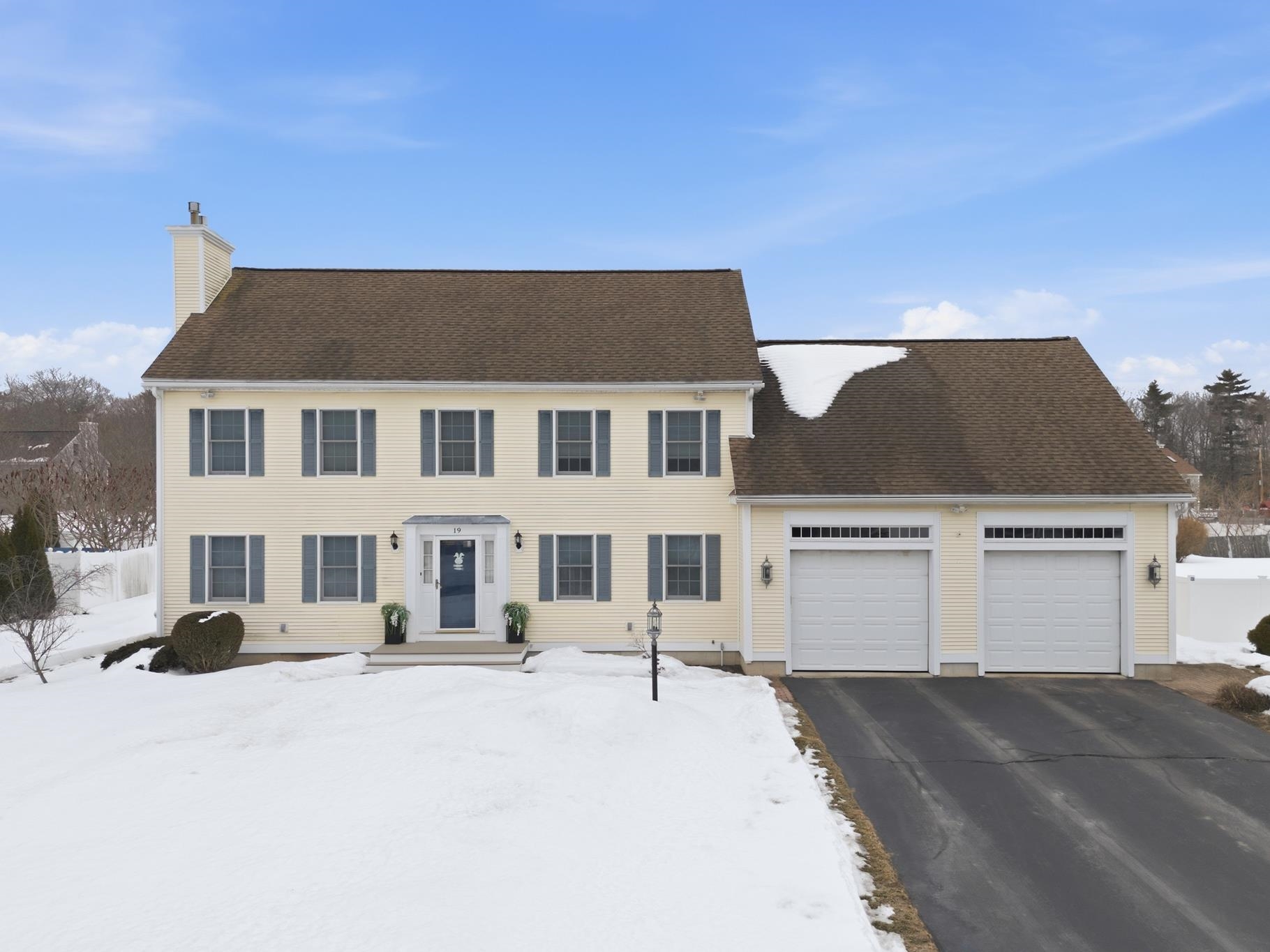 19 Viola Cir, Seabrook, NH 03874