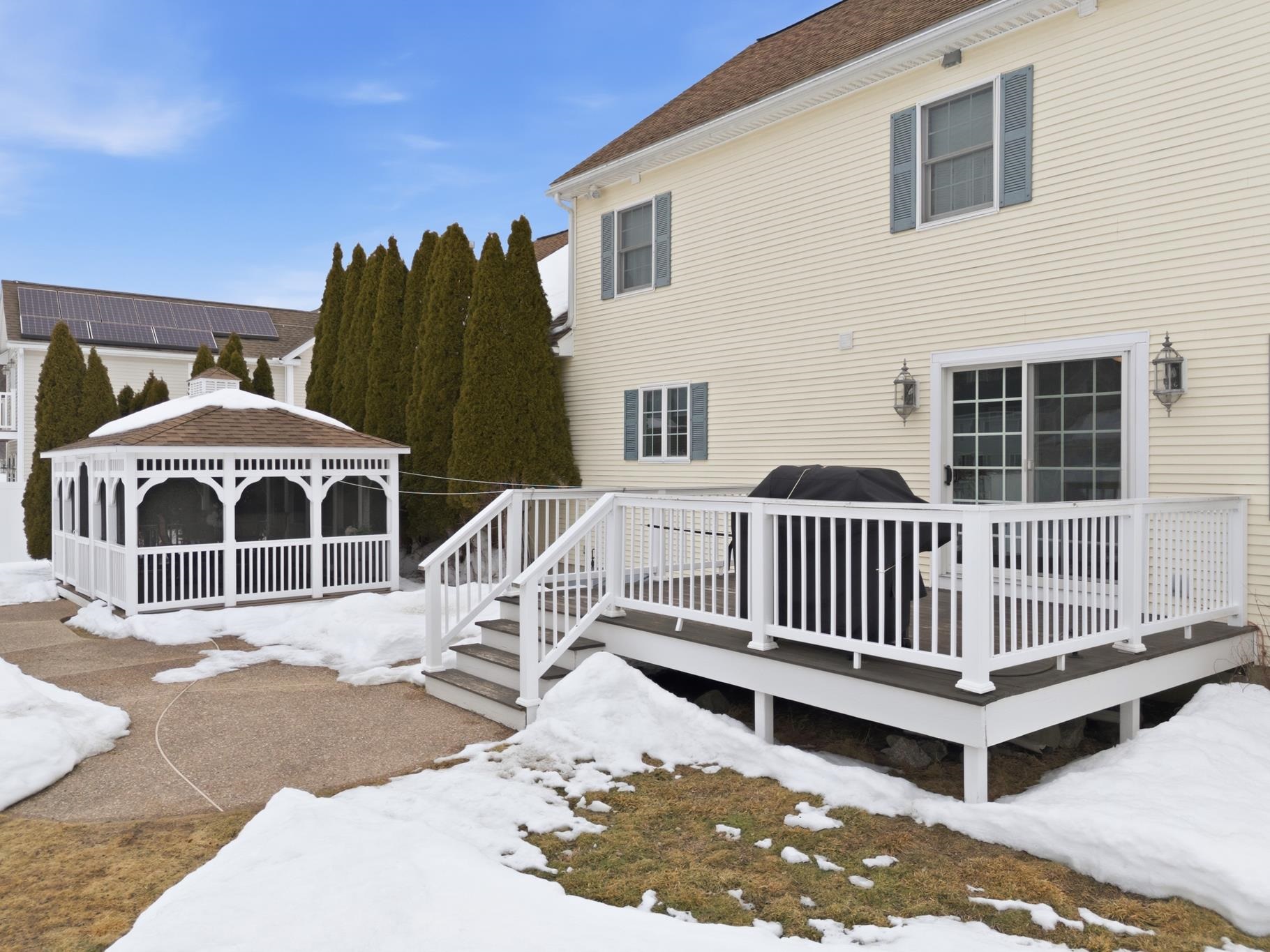 19 Viola Cir, Seabrook, NH 03874