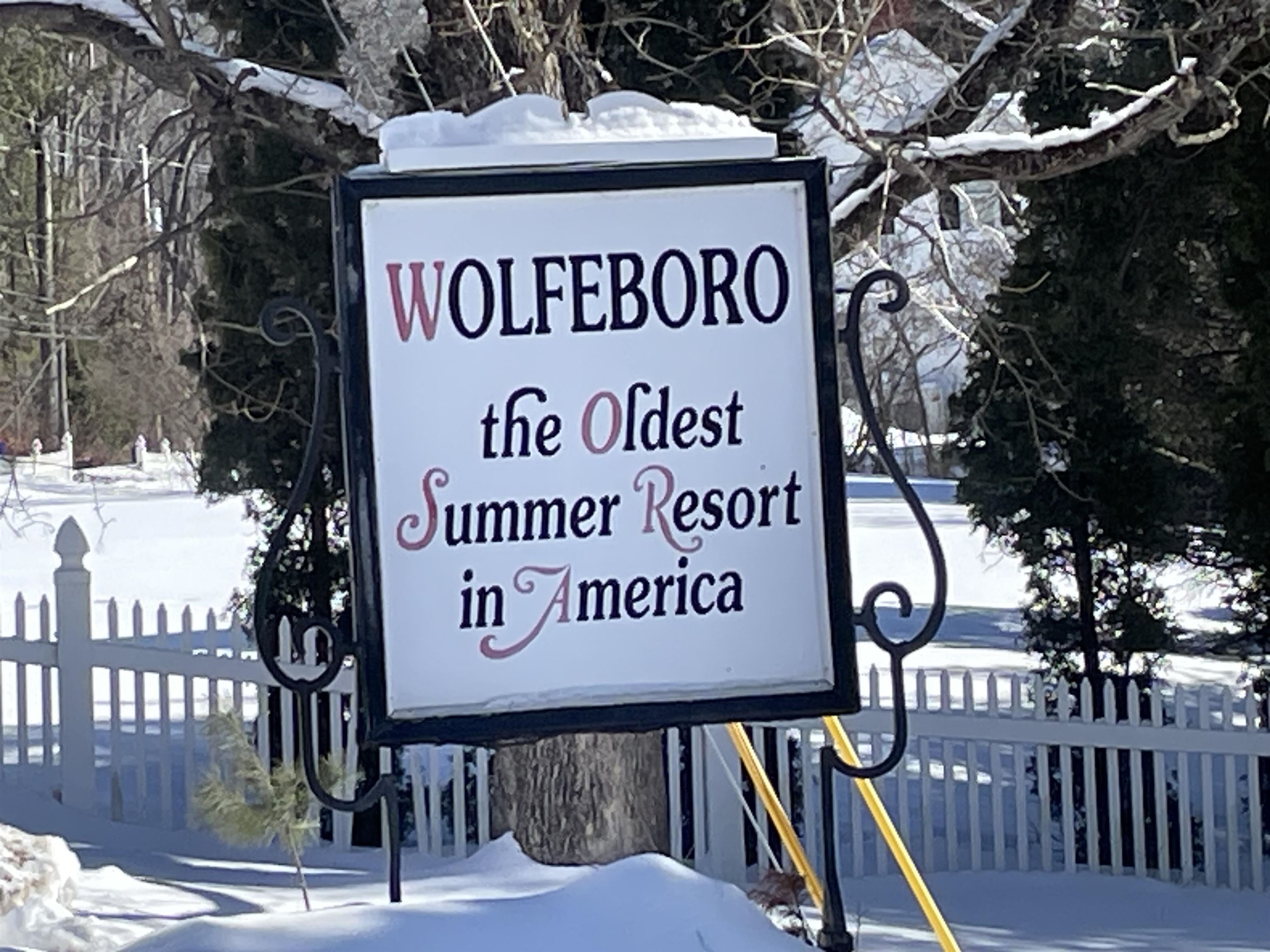 56 Kings Pine Rd, Wolfeboro, NH 03894