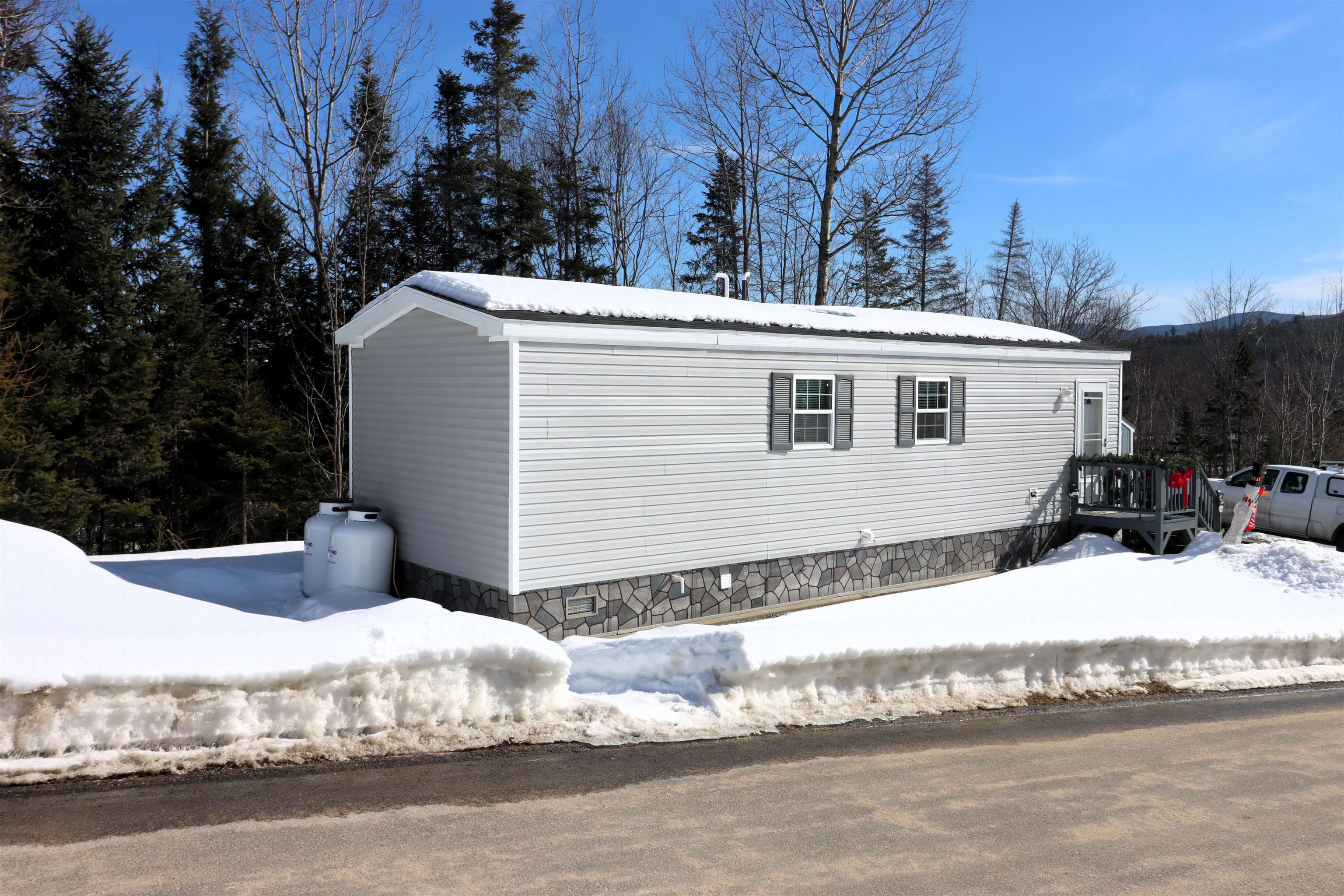 12 Victoria Ln, Berlin, NH 03570