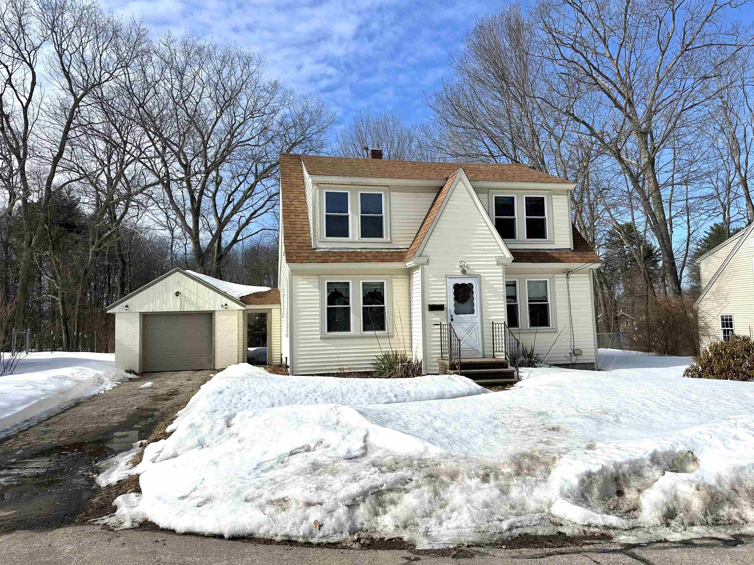 1 Brook St, Rochester, NH 03867