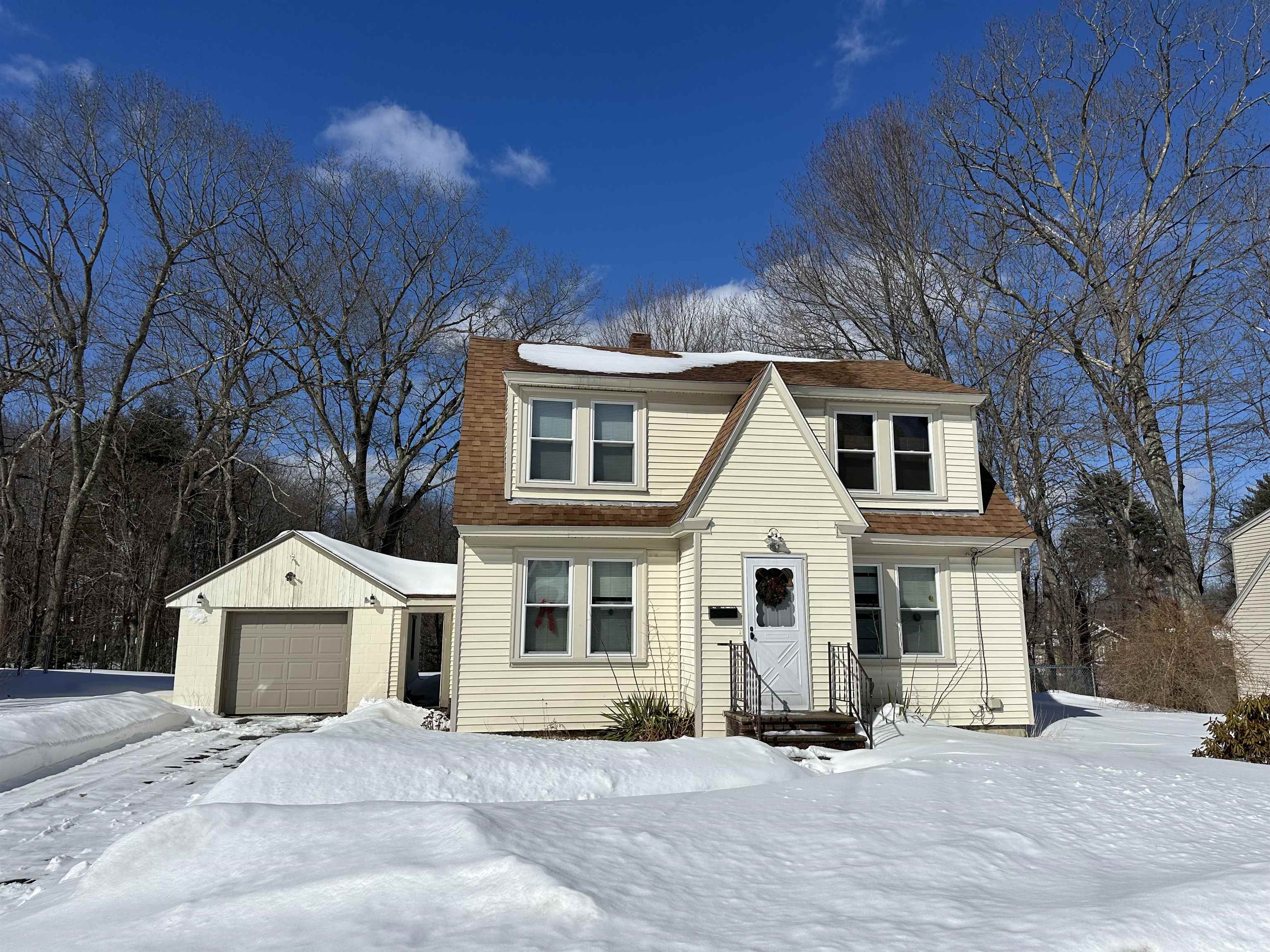 1 Brook St, Rochester, NH 03867
