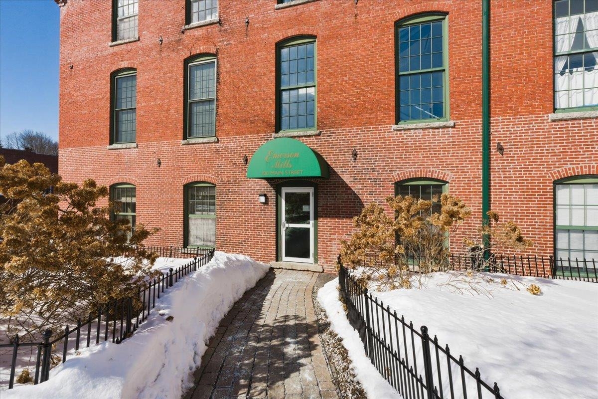 100 Main St, Pembroke, NH 03275