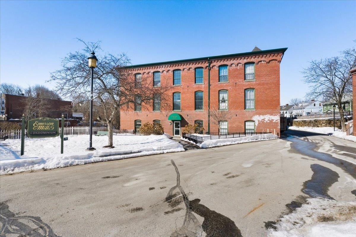 100 Main St, Pembroke, NH 03275