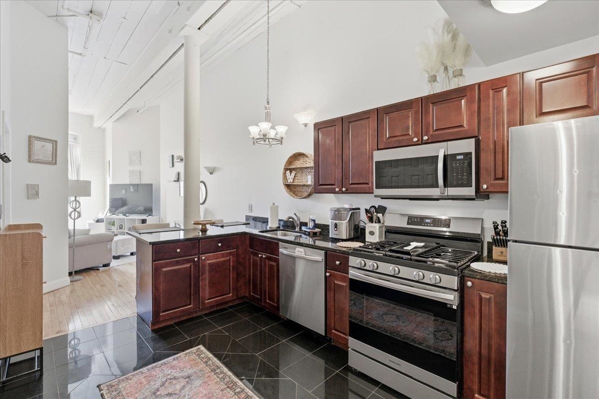 100 Main St, Pembroke, NH 03275