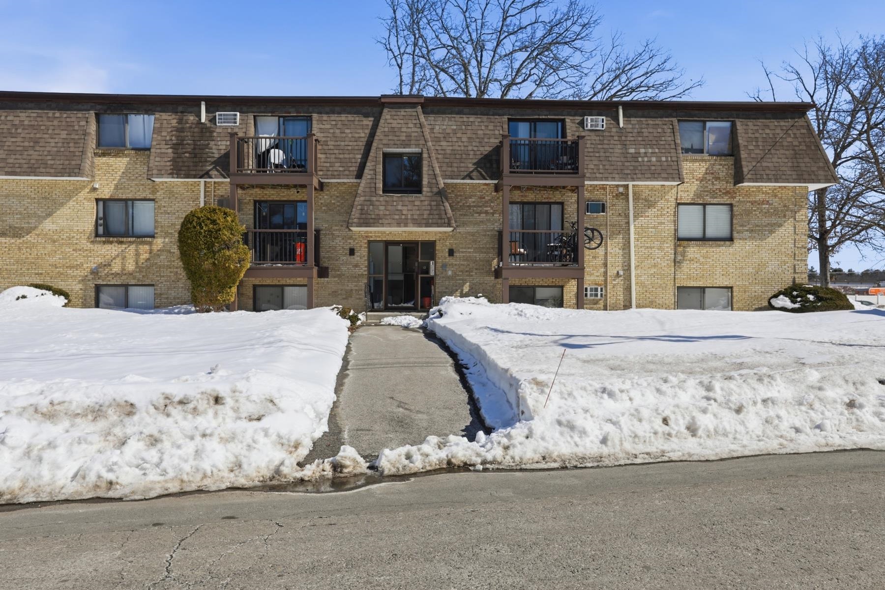 13 Tiffany Rd, Salem, NH 03079