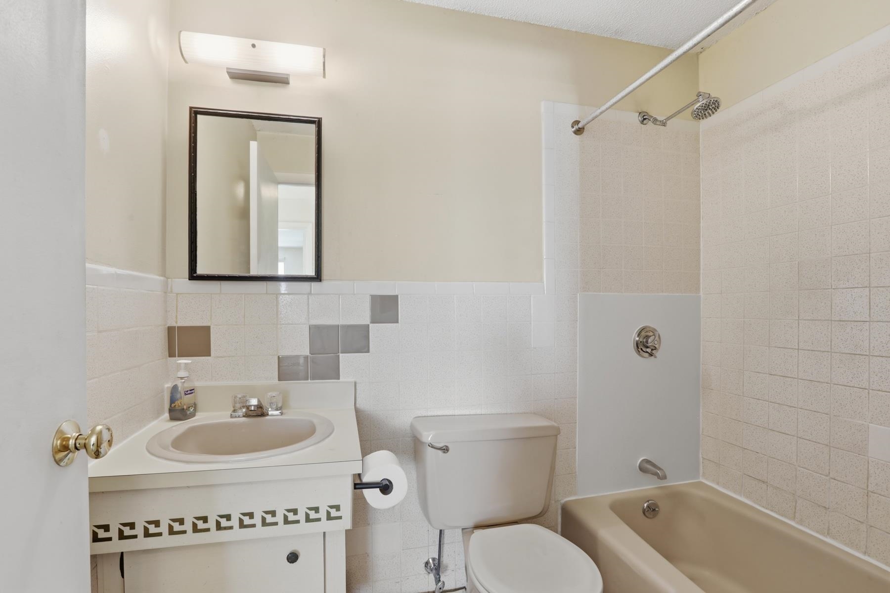 13 Tiffany Rd, Salem, NH 03079