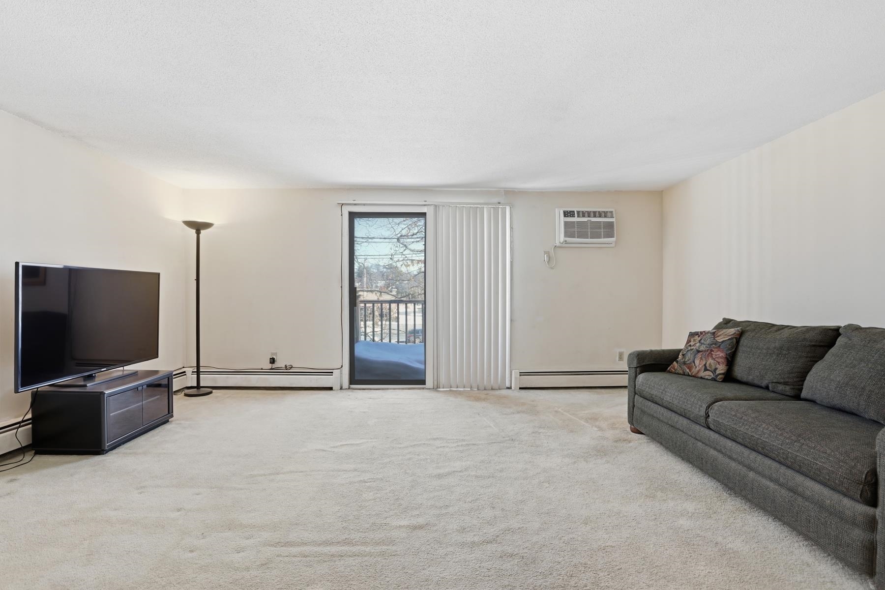 13 Tiffany Rd, Salem, NH 03079