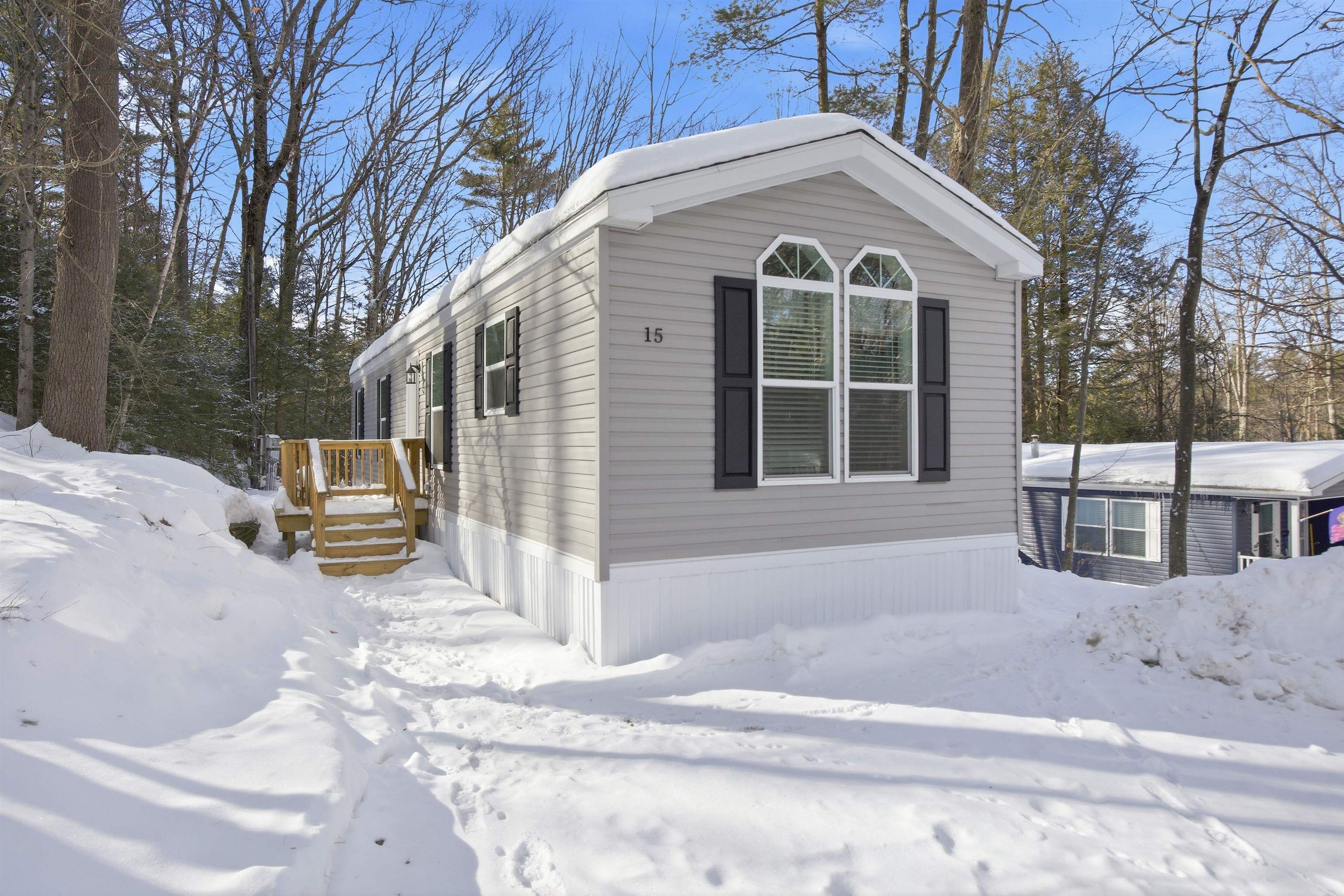 15 Sullivan Dr, Allenstown, NH 03275