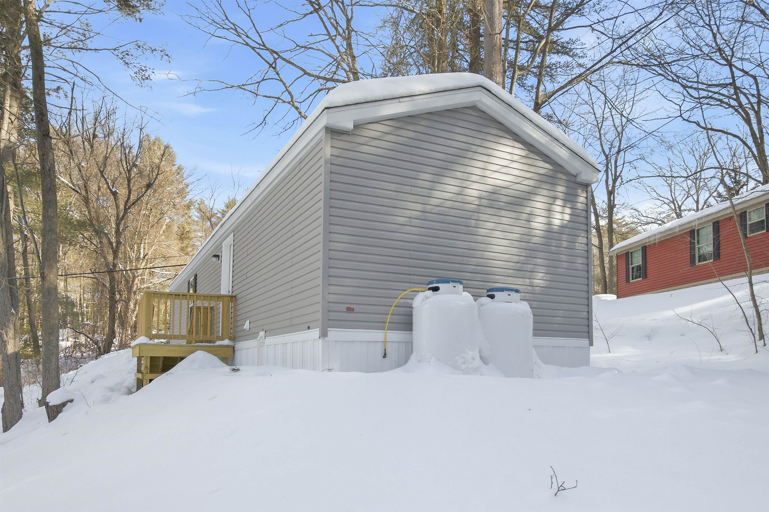 15 Sullivan Dr, Allenstown, NH 03275
