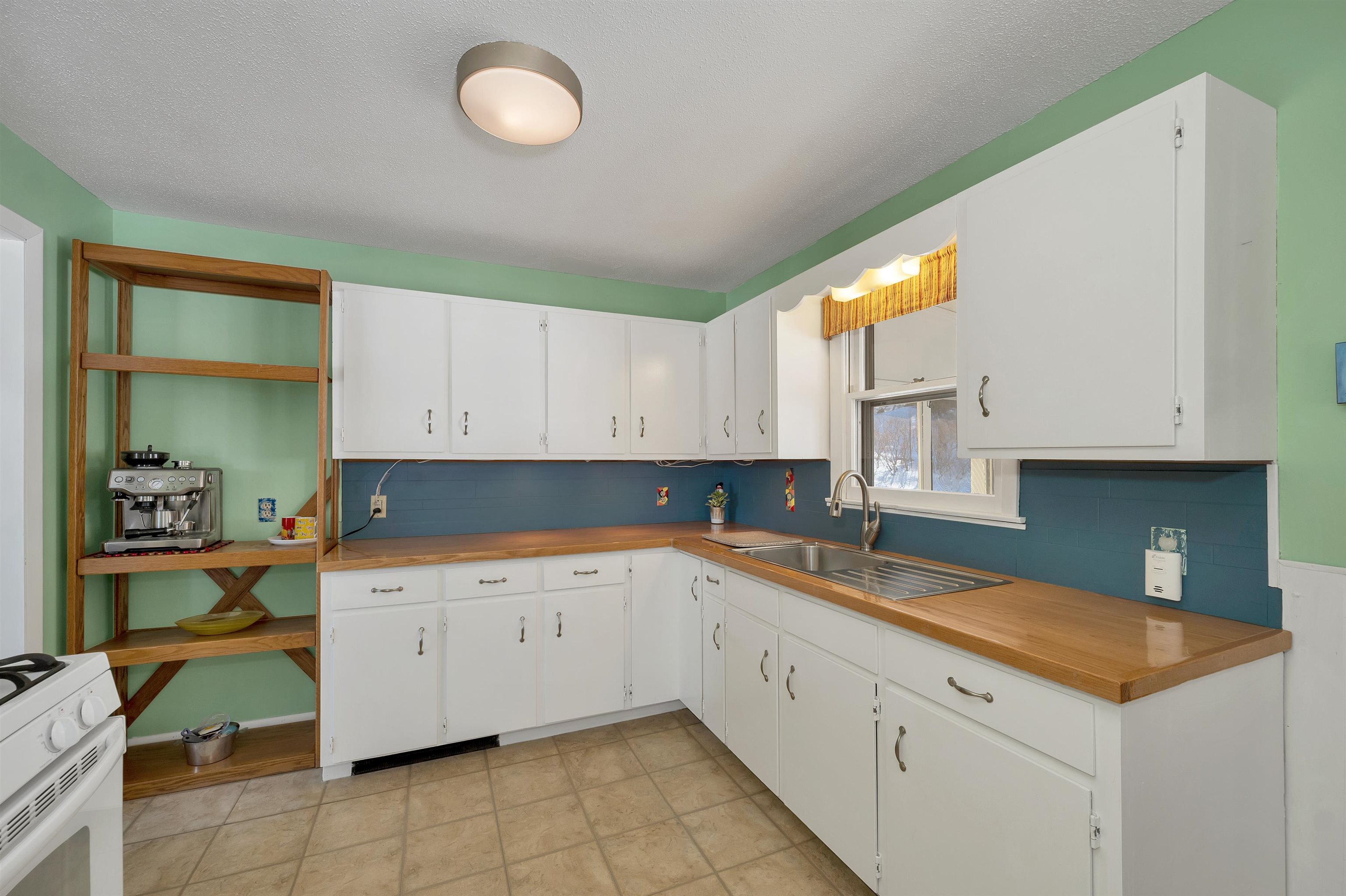 23 Pappas Rd, Claremont, NH 03743