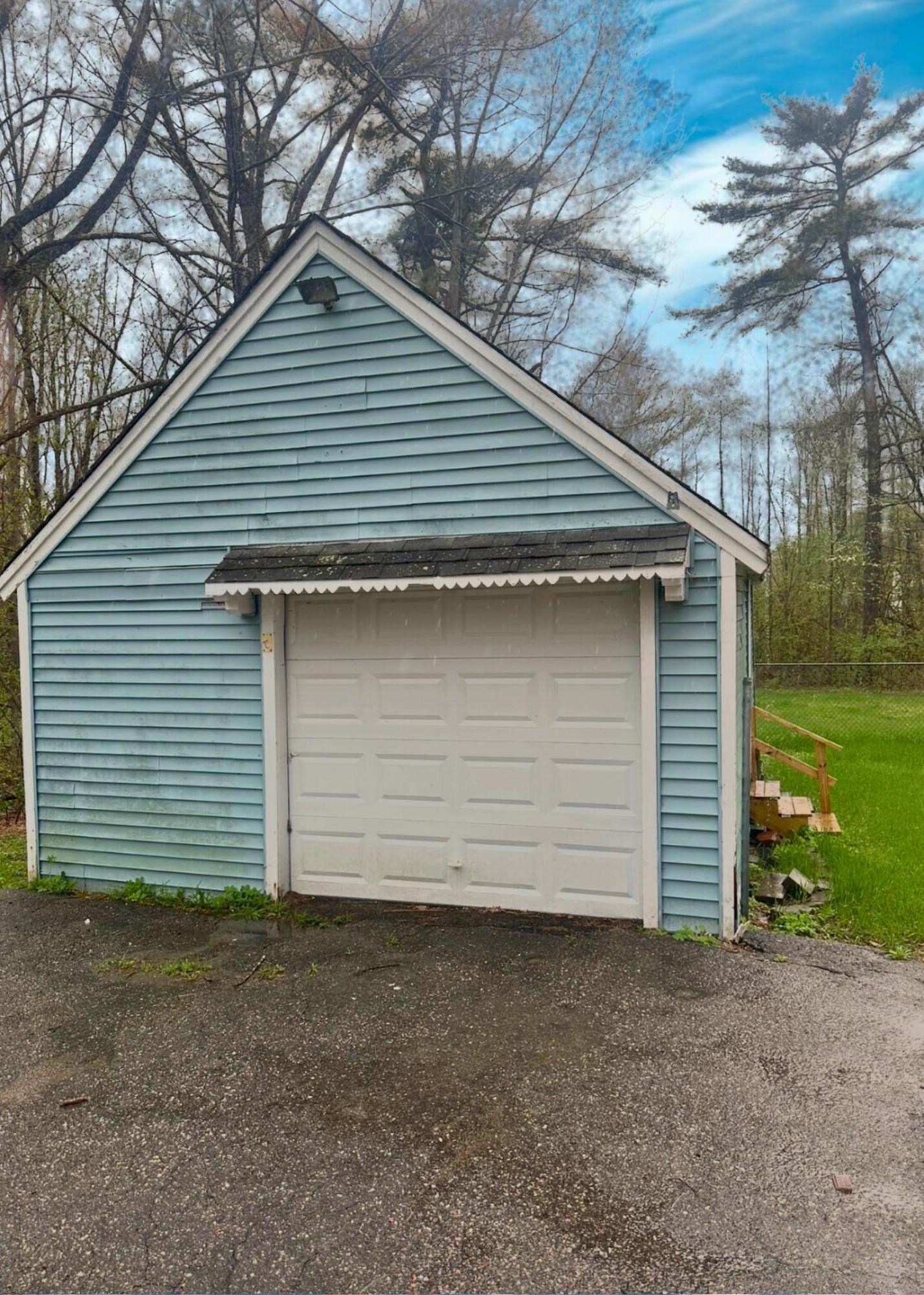 260 Charles St, Farmington, NH 03835