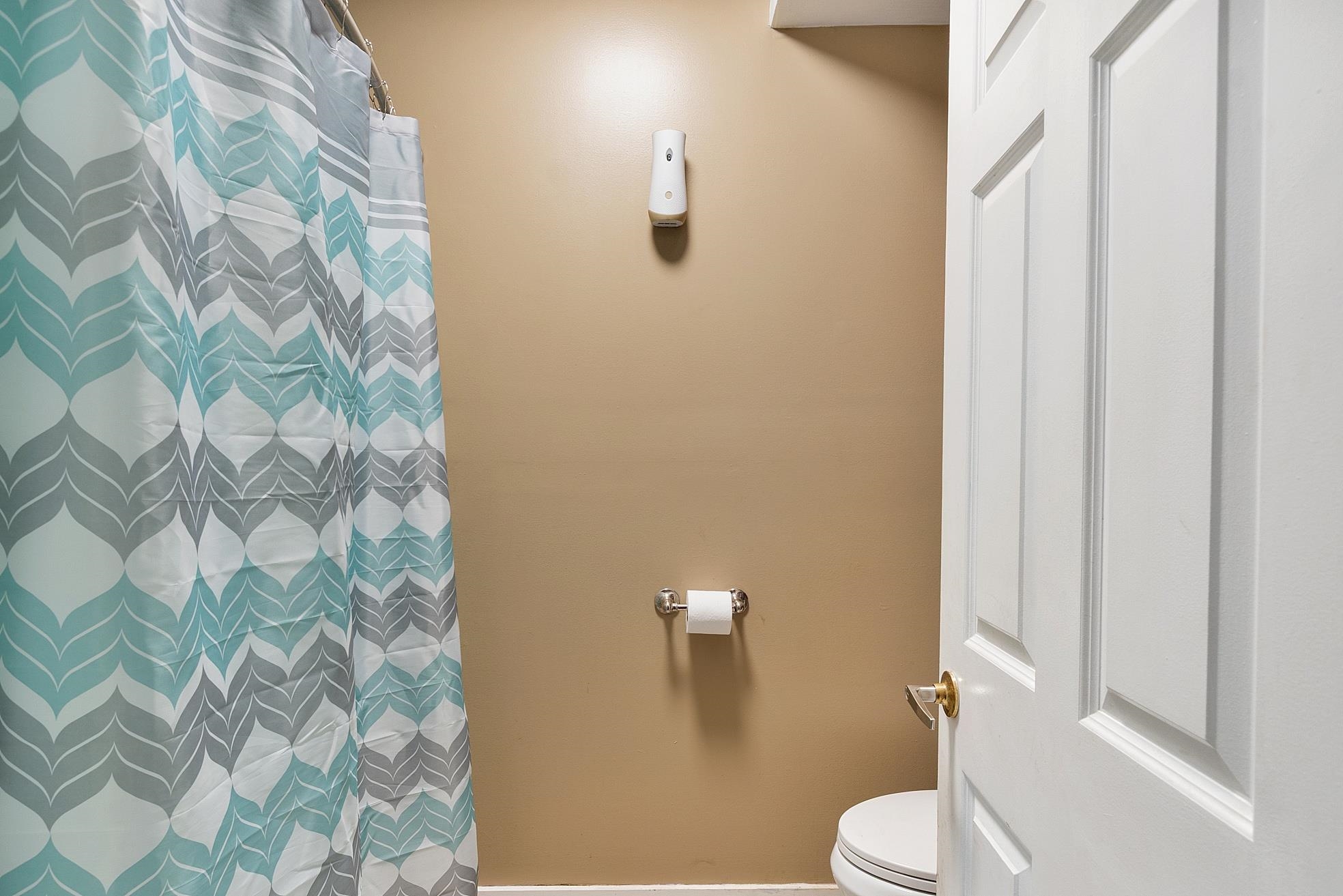 14 Artillery Ln, Nashua, NH 03064