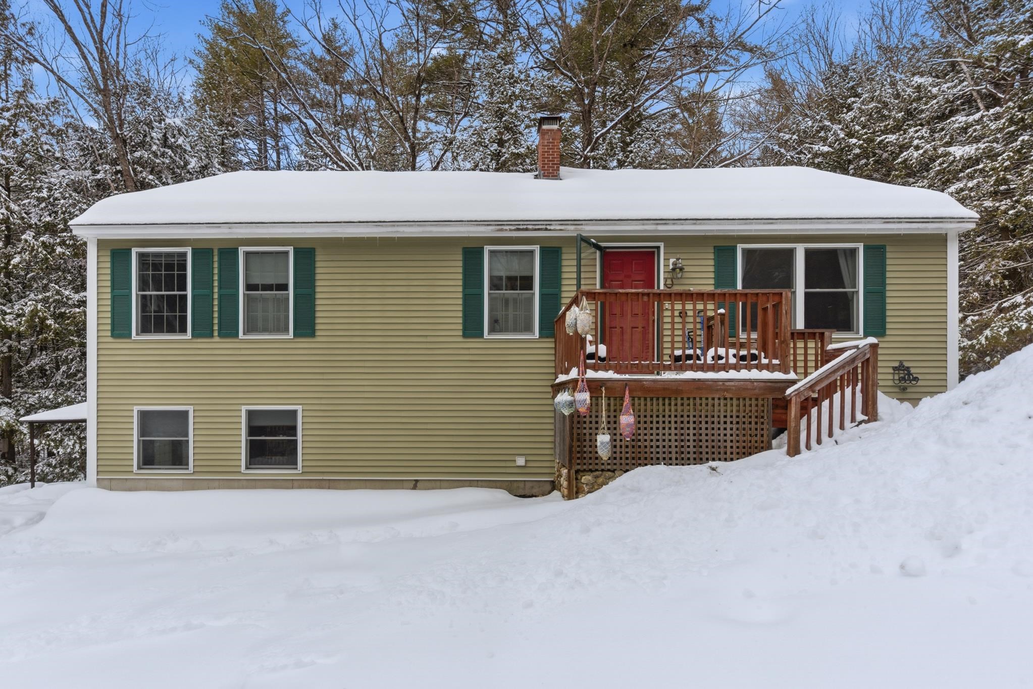 48 Huntington Dr, Hillsborough, NH 03244