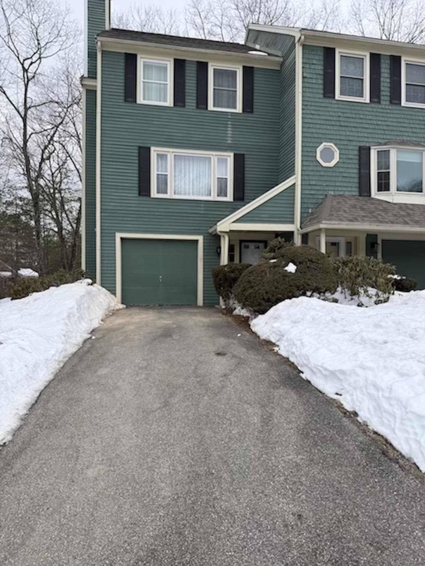 17 Walnut Cir, Merrimack, NH 03054