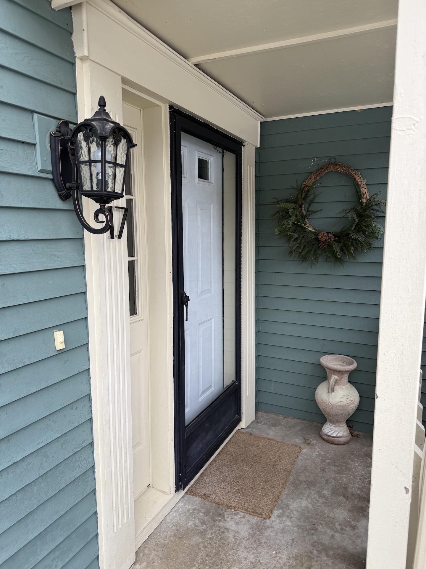 17 Walnut Cir, Merrimack, NH 03054