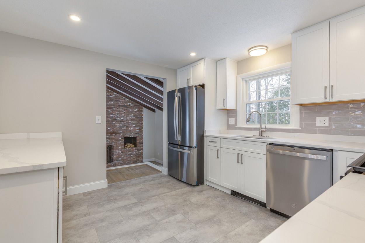 16 Emerson Rd, Nashua, NH 03062