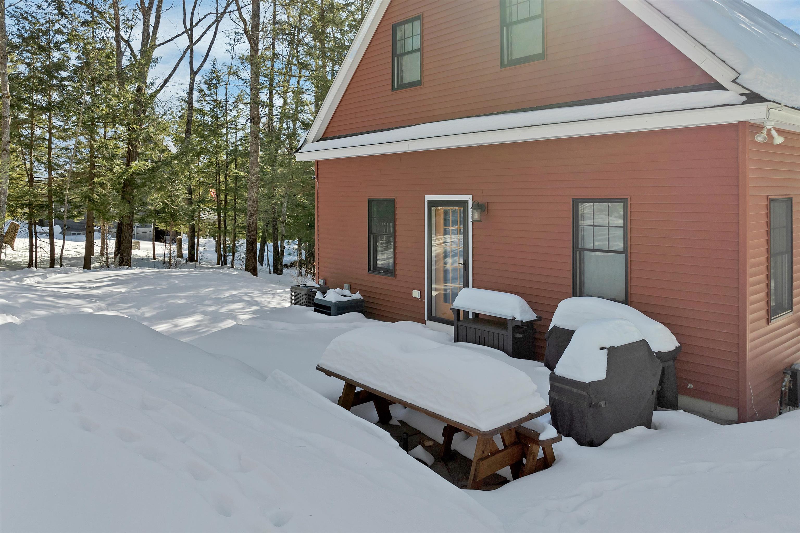 71 Deer Run Dr, Freedom, NH 03836