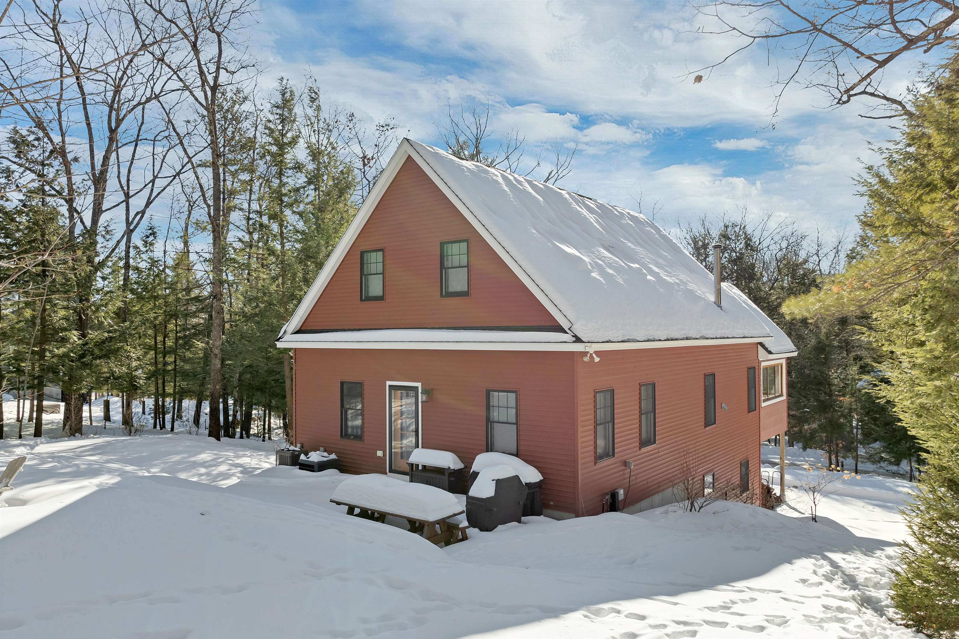 71 Deer Run Dr, Freedom, NH 03836
