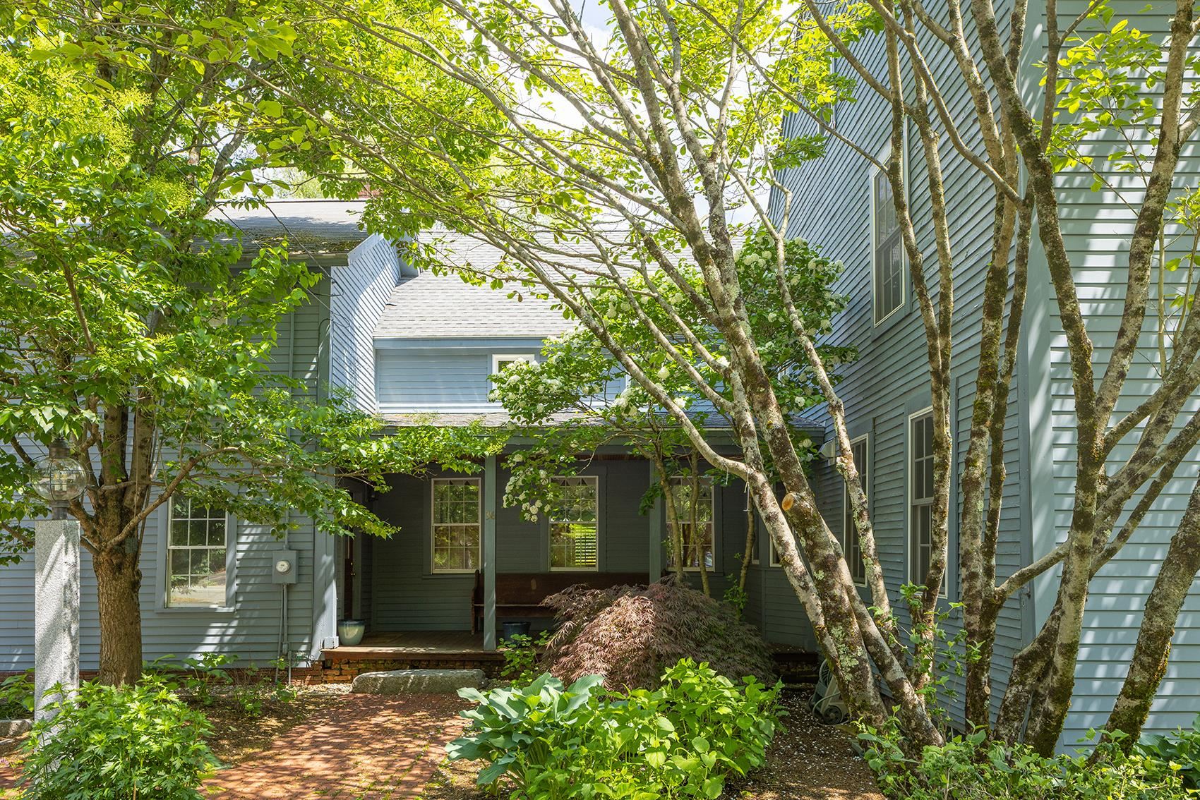 36 Old Henniker Rd, Hopkinton, NH 03229