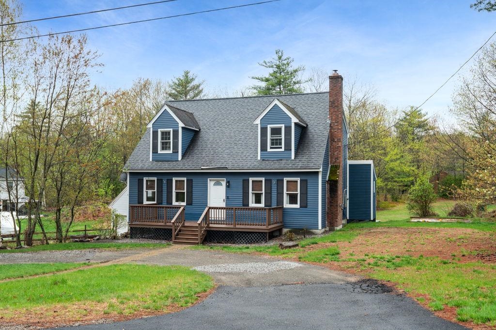 11 Southview Ln, Alton, NH 03810