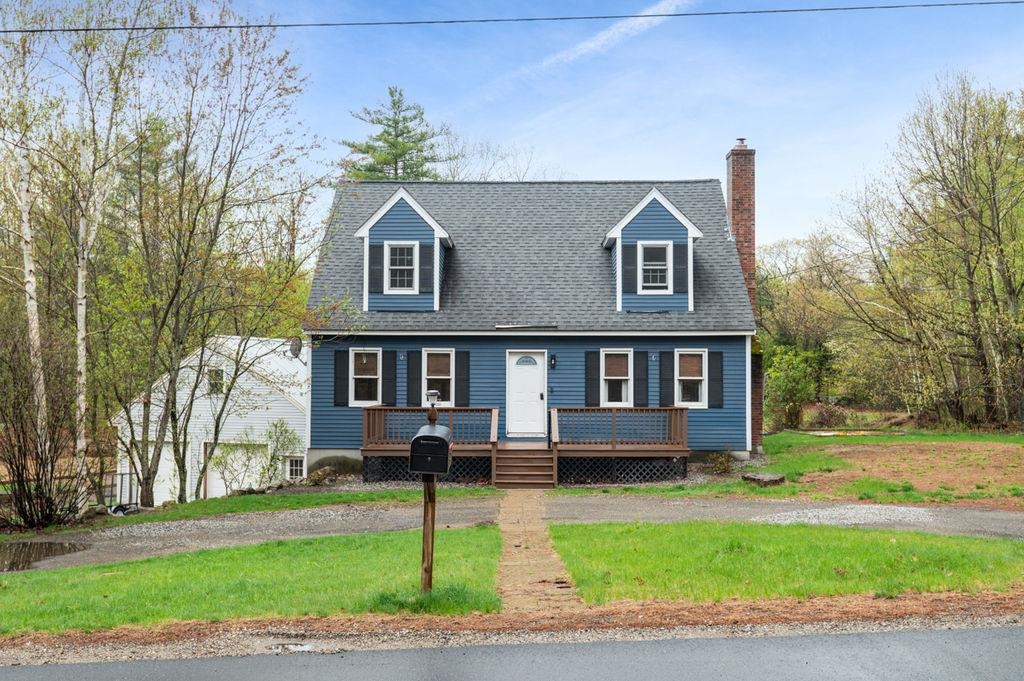 11 Southview Ln, Alton, NH 03810