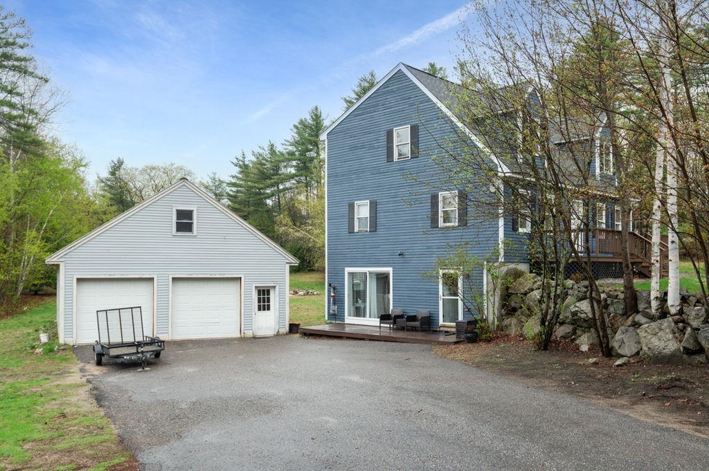 11 Southview Ln, Alton, NH 03810