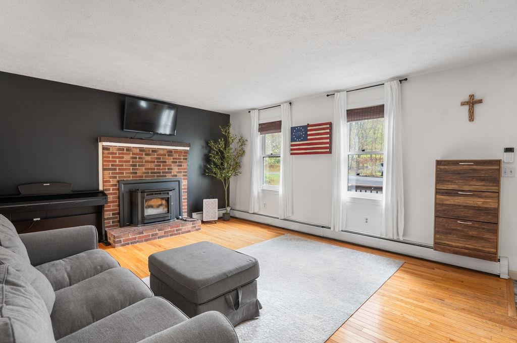 11 Southview Ln, Alton, NH 03810