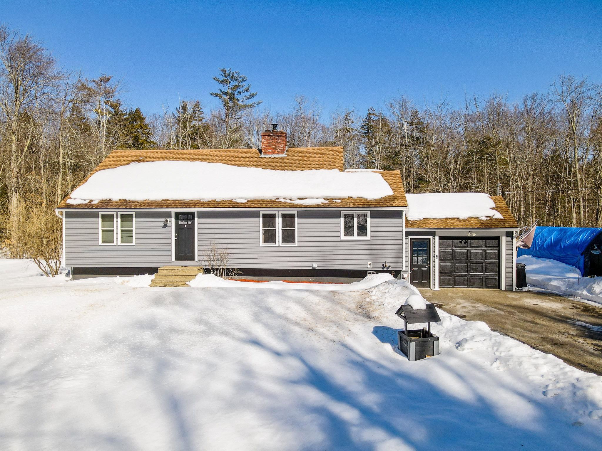 74 Royal Range Rd, Sandown, NH 03873