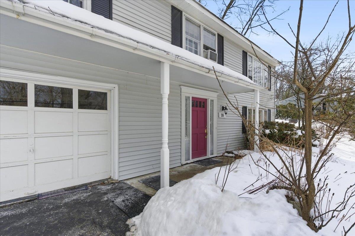 18 Douglas St, Merrimack, NH 03054