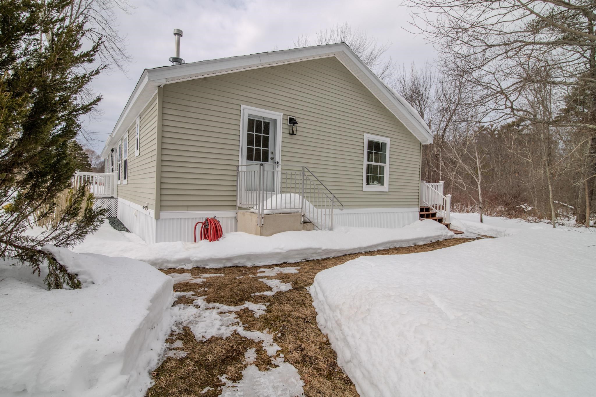 36 Seabreeze Dr, North Hampton, NH 03862