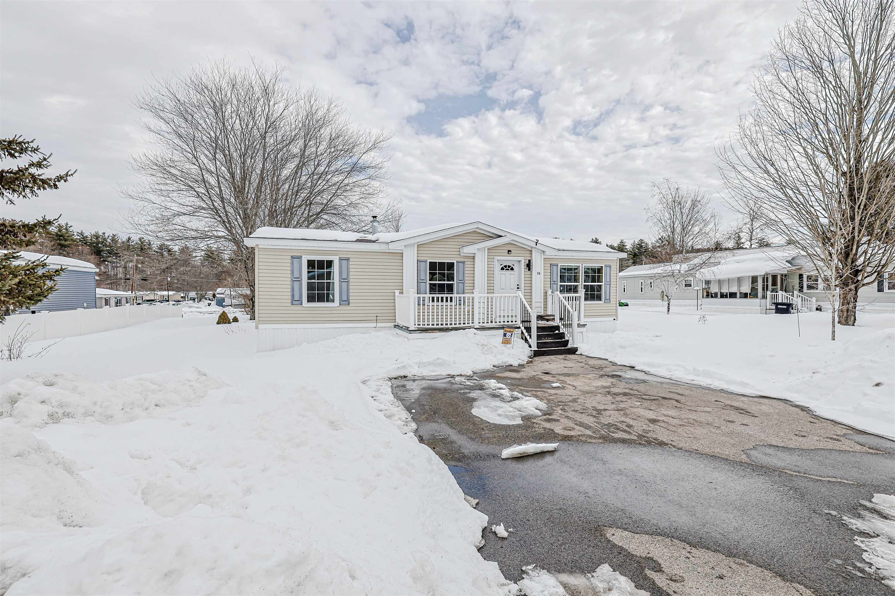 26 Parkwood Dr, Allenstown, NH 03275