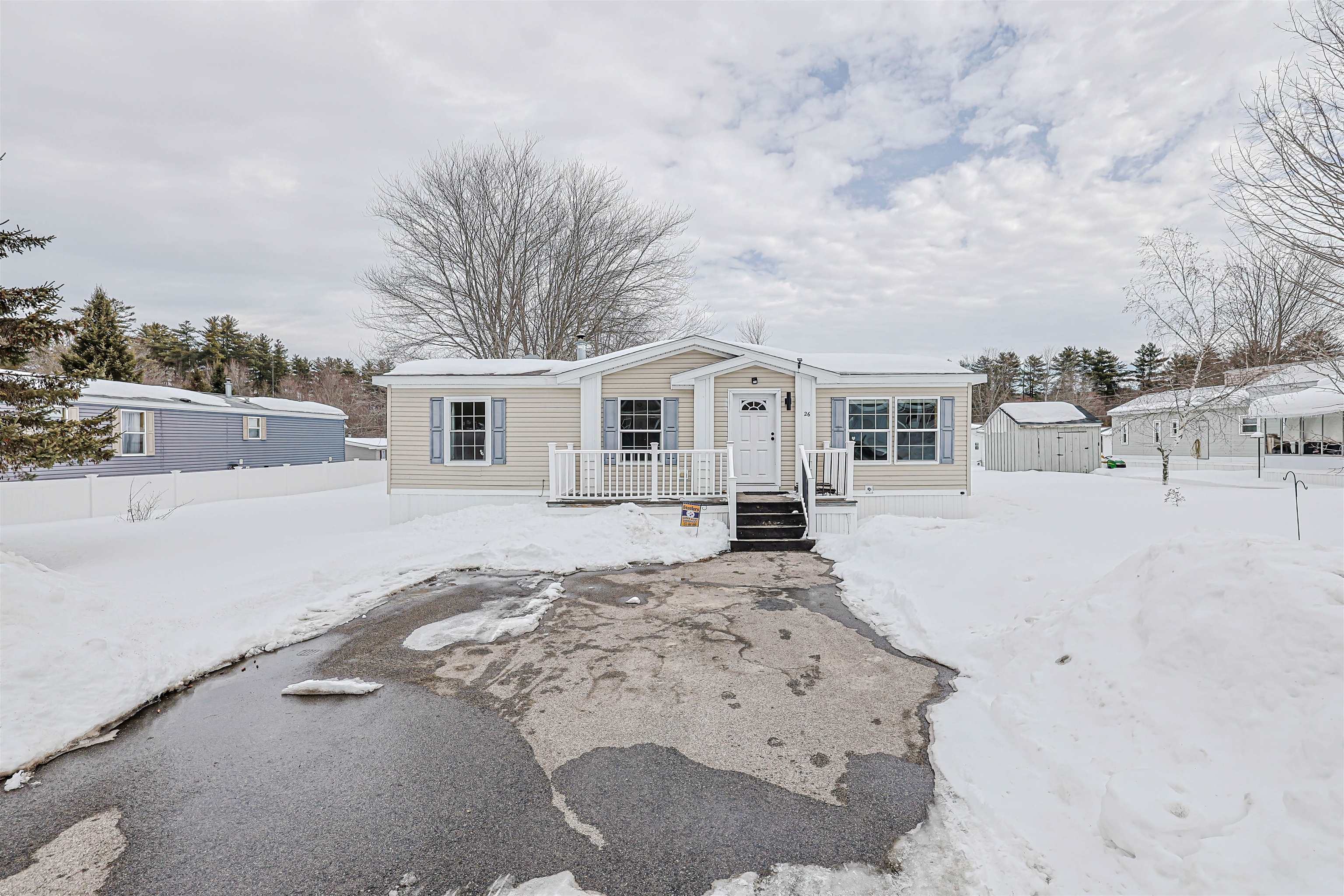 26 Parkwood Dr, Allenstown, NH 03275