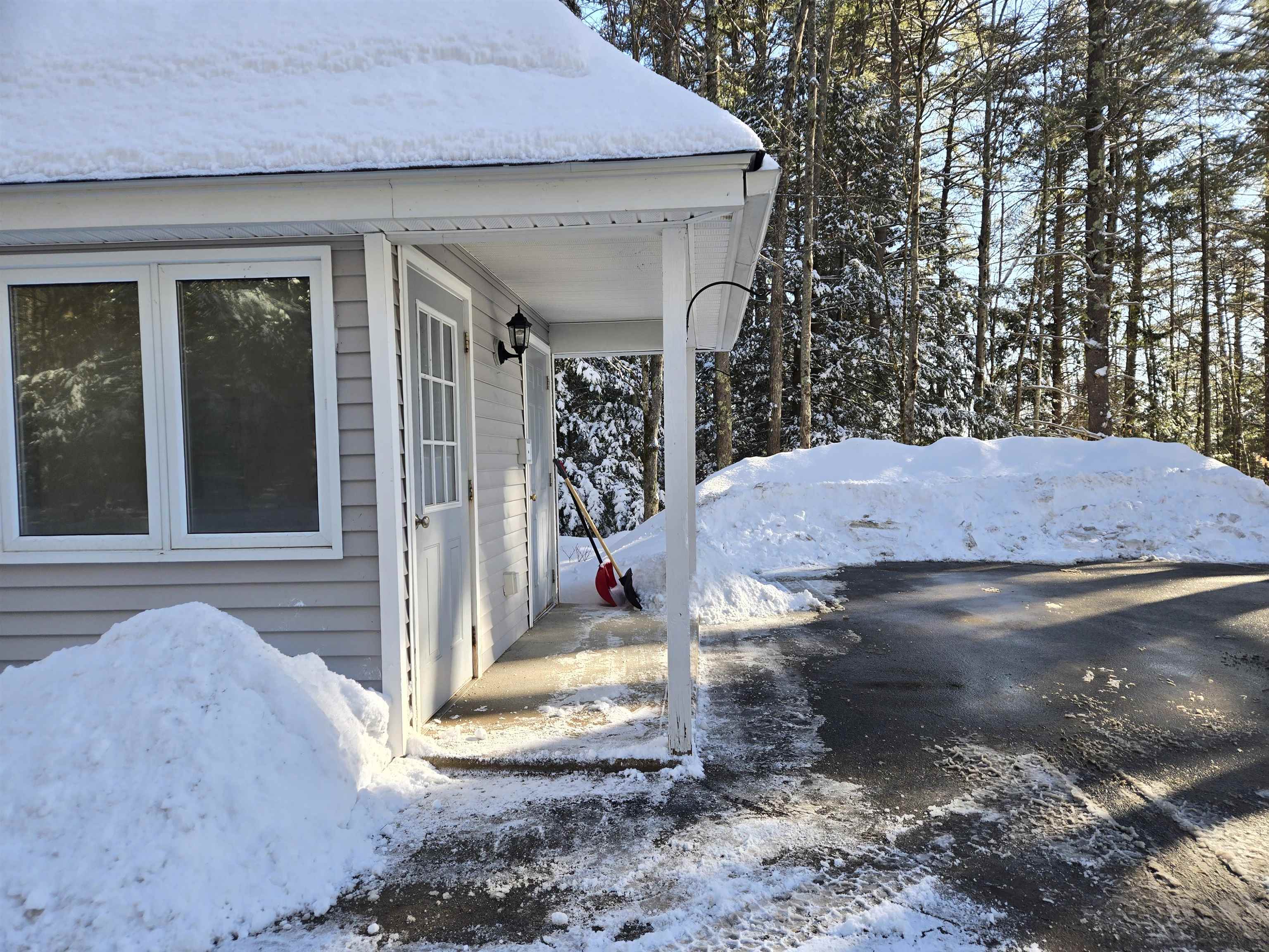 35 Collins Landing Rd, Weare, NH 03281