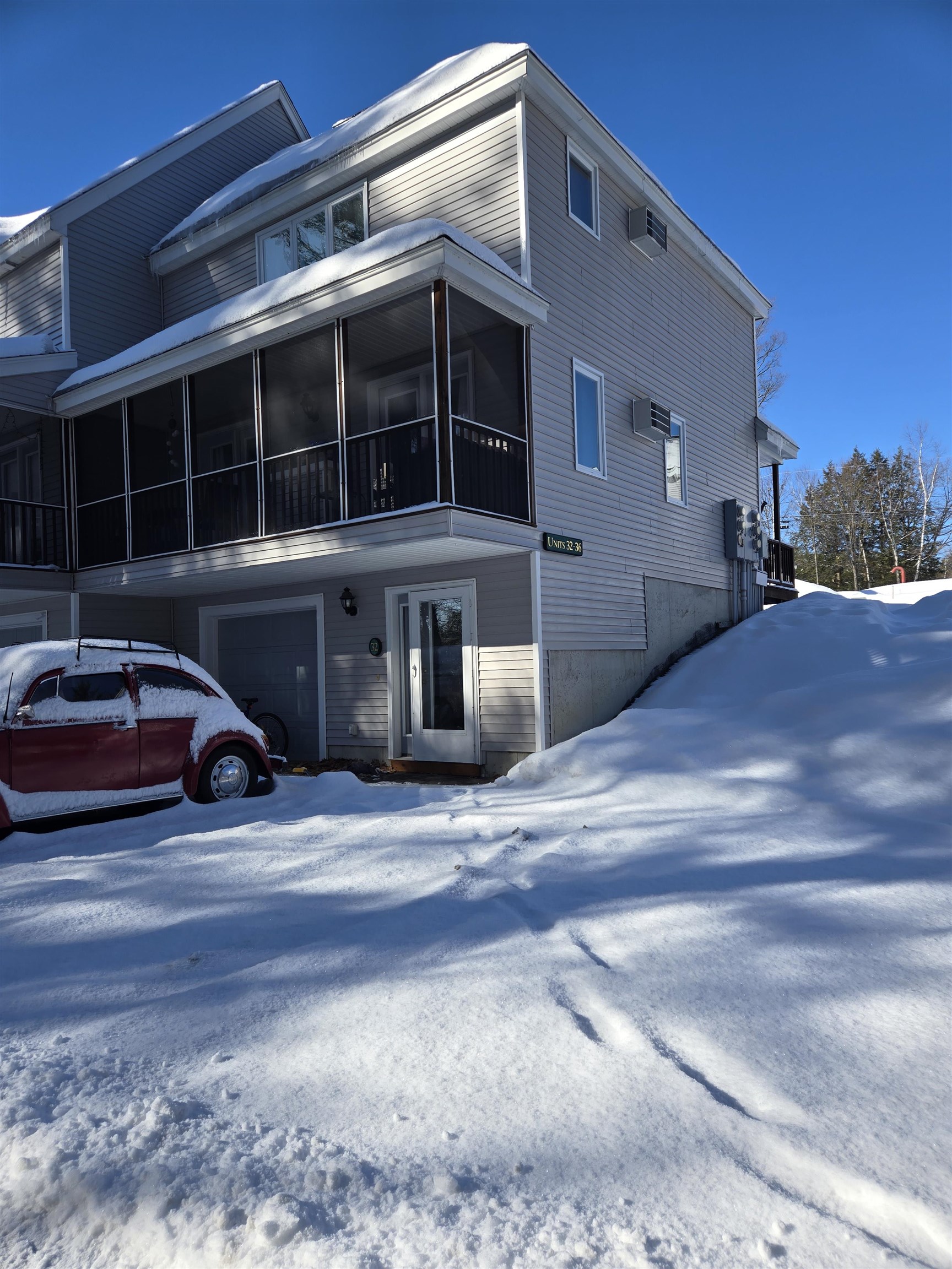 35 Collins Landing Rd, Weare, NH 03281