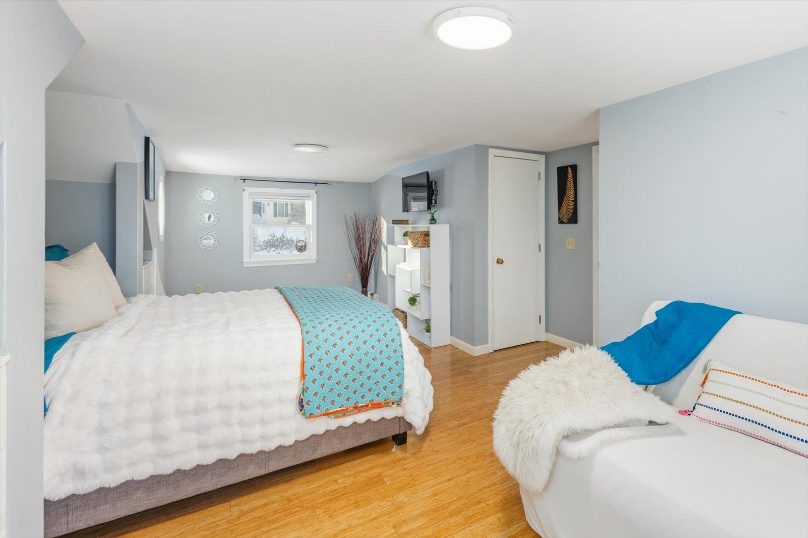 71 Mountain View Dr, Peterborough, NH 03458