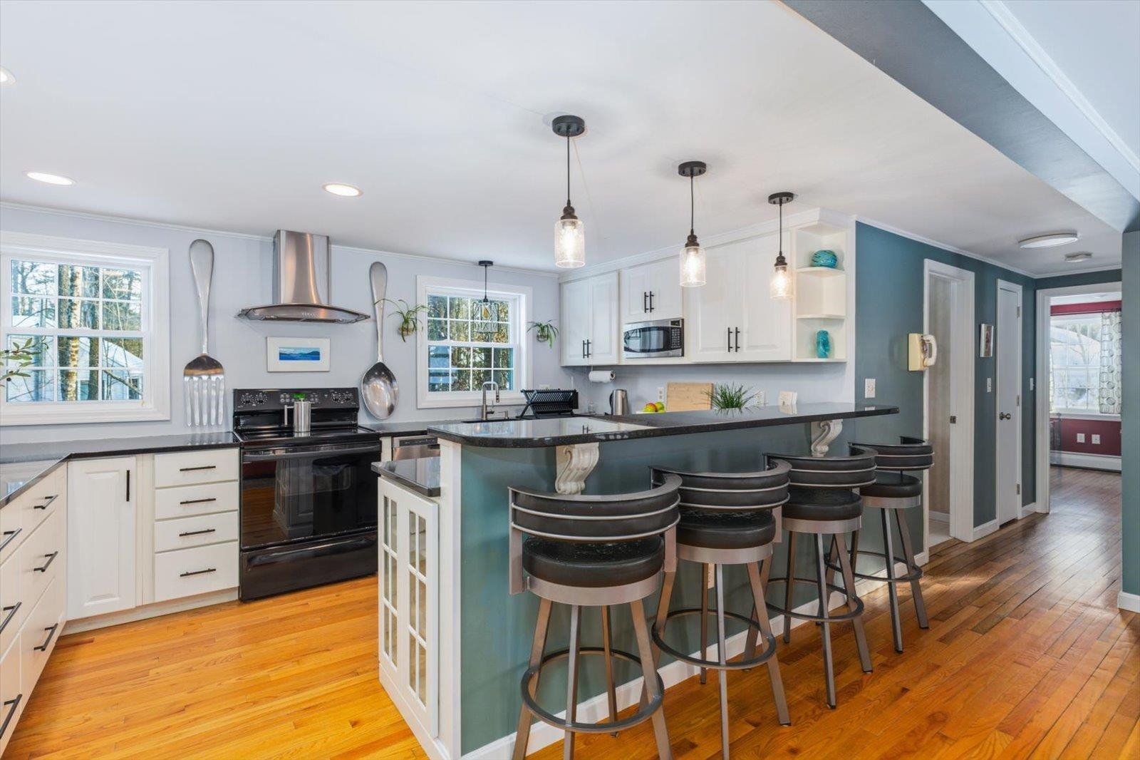 Homes for sale in Peterborough, NH | 71 Mountain View Dr, Peterborough, NH 03458 | MLS# 5078138