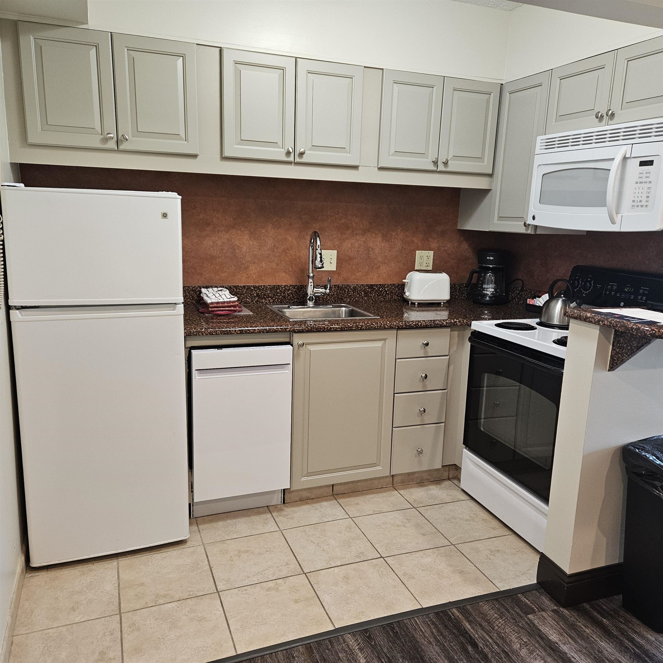 90 Loon Mountain Rd, Lincoln, NH 03251