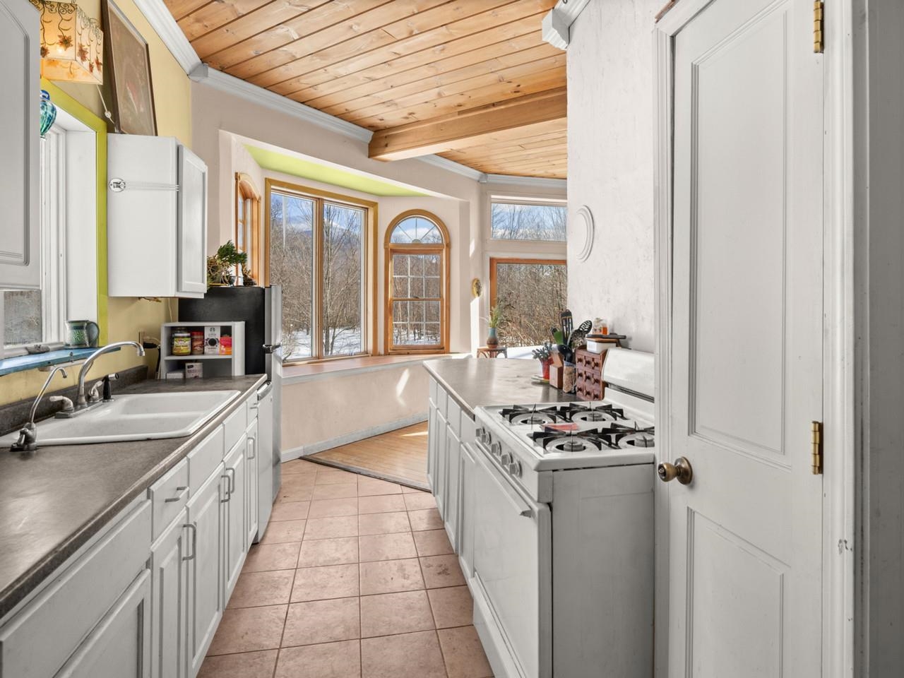 Kitchen with bay window
