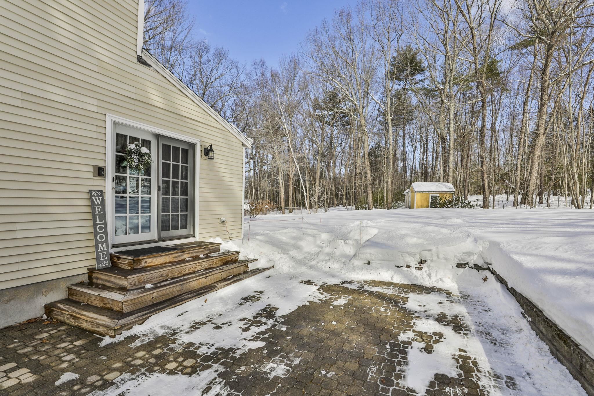 67 B Kienia Rd, Hudson, NH 03051